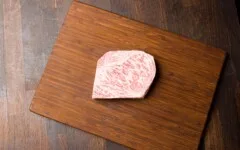 Japansk A5+ Wagyu Striploin MBS 10-12 - 250g